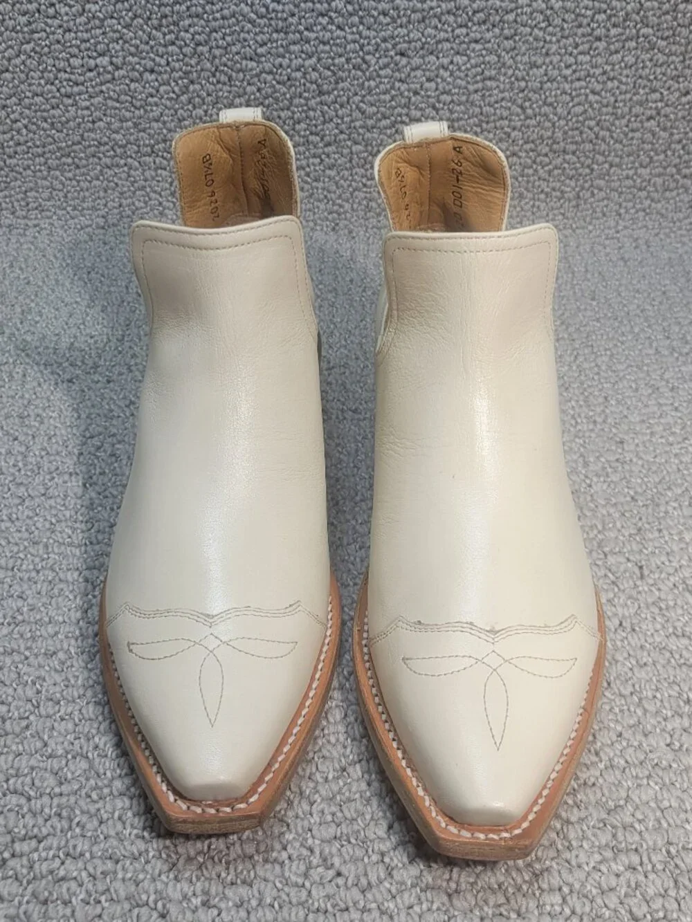 Tecovas The Rosie Women's Size 7.5B Bone Cowhide Bootie Boots